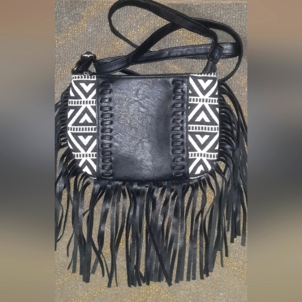 Small 10x7 tribal print frenze purse with silver hardware brand new never used